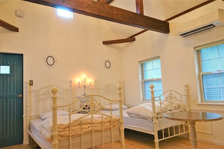 Room 3 of 78