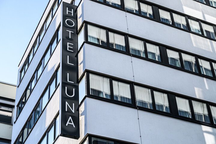 Hotel 72 of 78