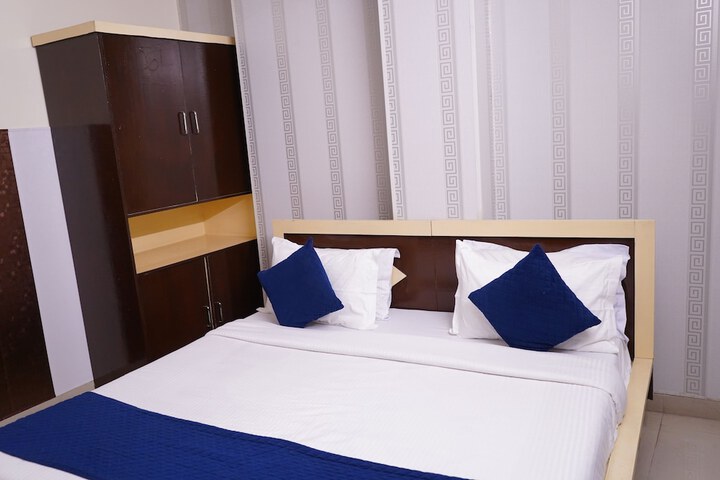 Room 10 of 68