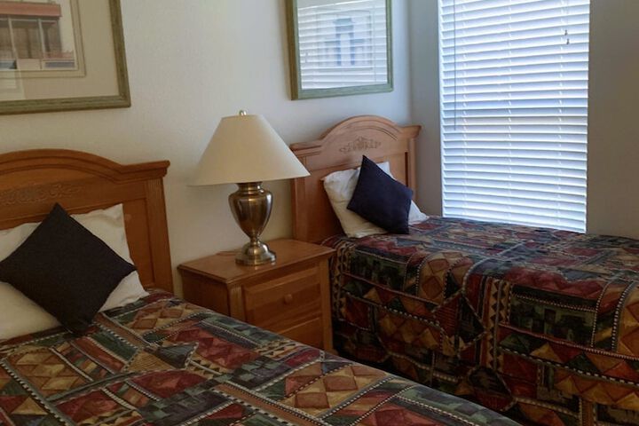 Room 3 of 33
