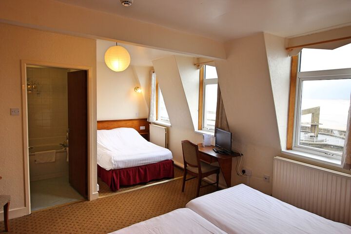 Room 36 of 62