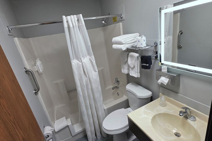 Room 16 of 25