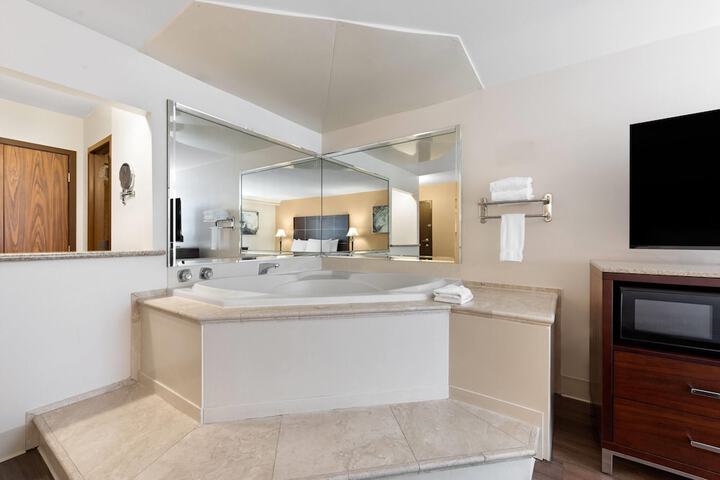 Jetted tub