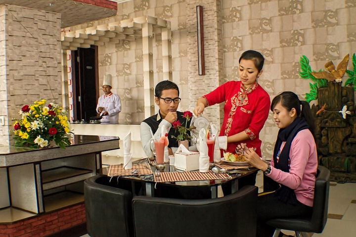 Dining Photos