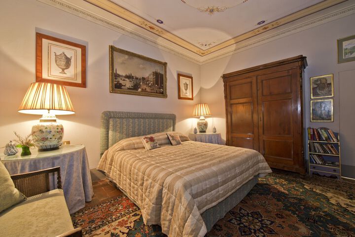 Room 6 of 86