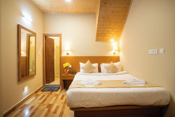Room 4 of 24