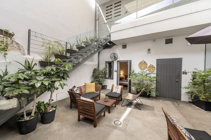Hotel Exterior 34 of 35