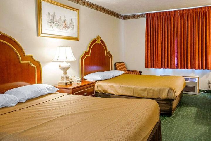 2 Double Beds (3 of 13)