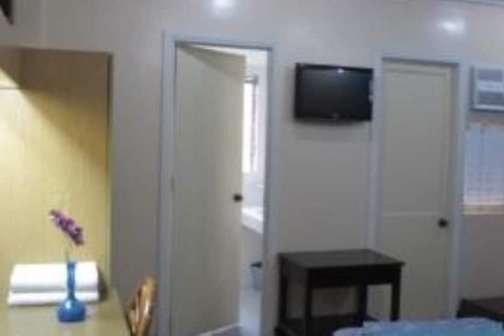 Room 21 of 33