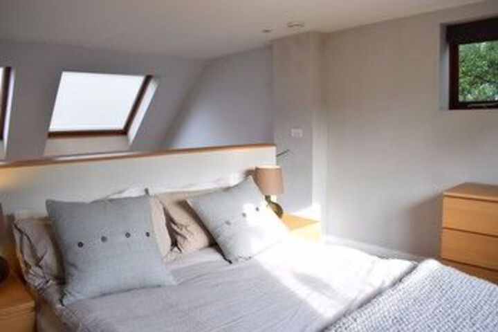 Room 7 of 17