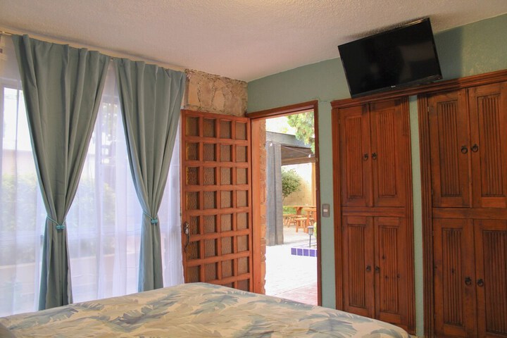 Room 5 of 27