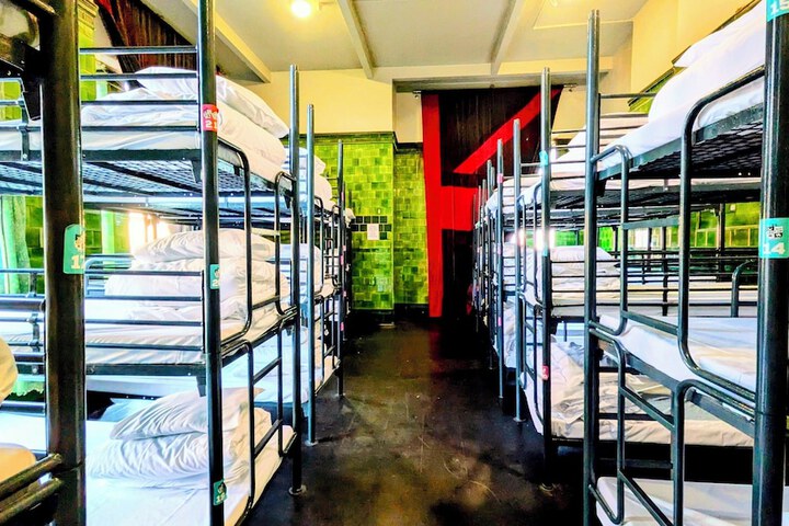 Room 47 of 98