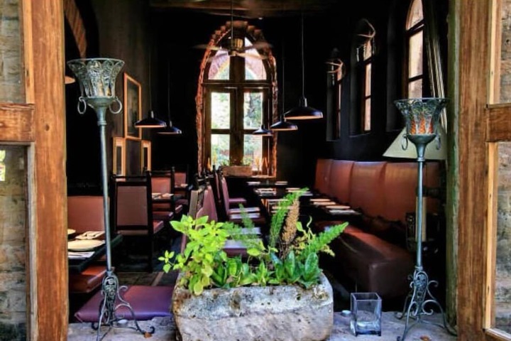 Dining 50 of 54