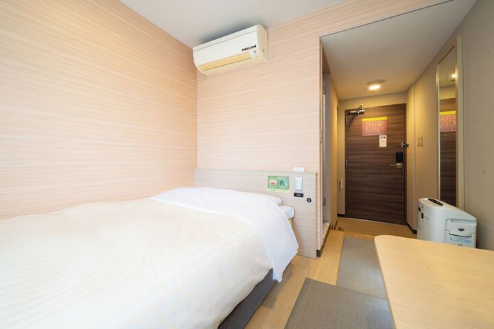 Room 17 of 72