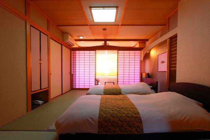 Room 8 of 39