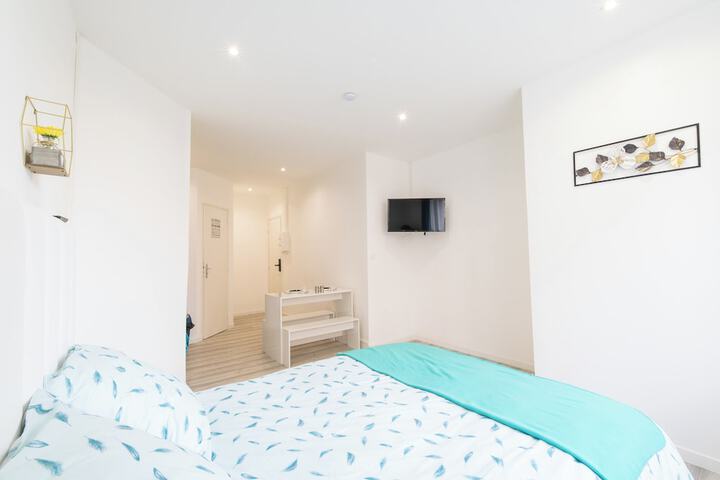 Room 2 of 23