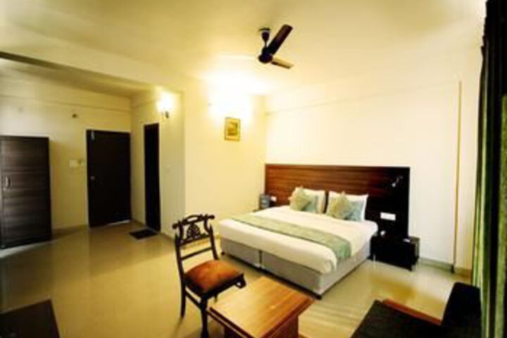 Room 10 of 26