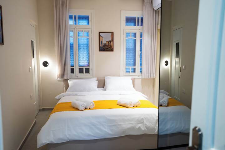 Room 40 of 74