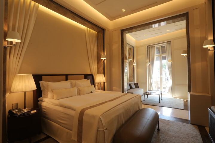 Room 12 of 79