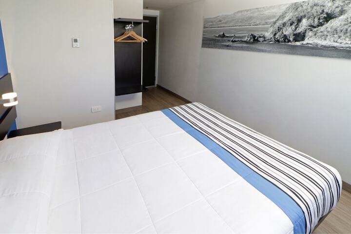 Room 10 of 48