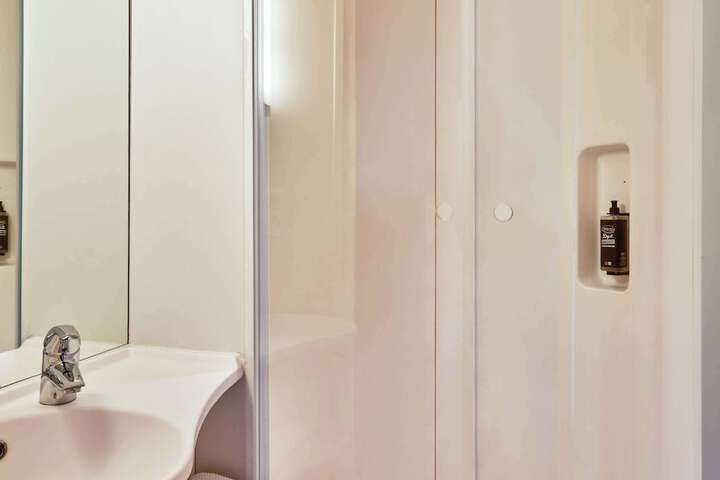 Room 12 of 30