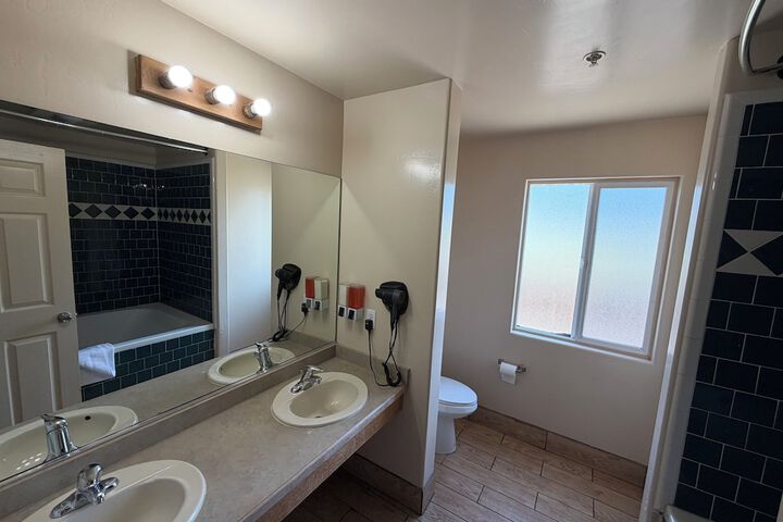 Room 47 of 62