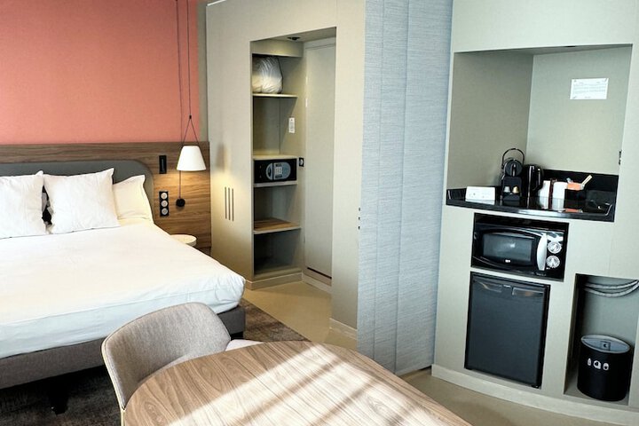 Room 7 of 117