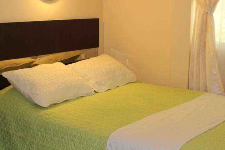 Room 13 of 27