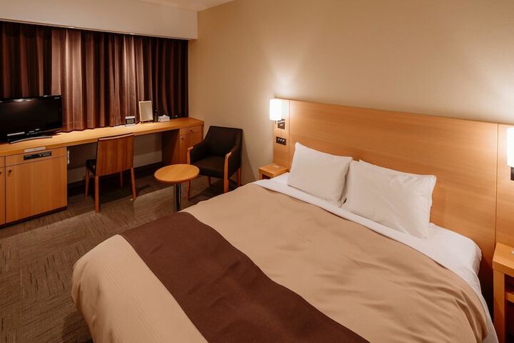 Room 3 of 43