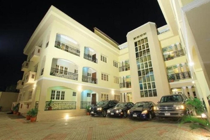 Apartment Royale Hotel and Suite