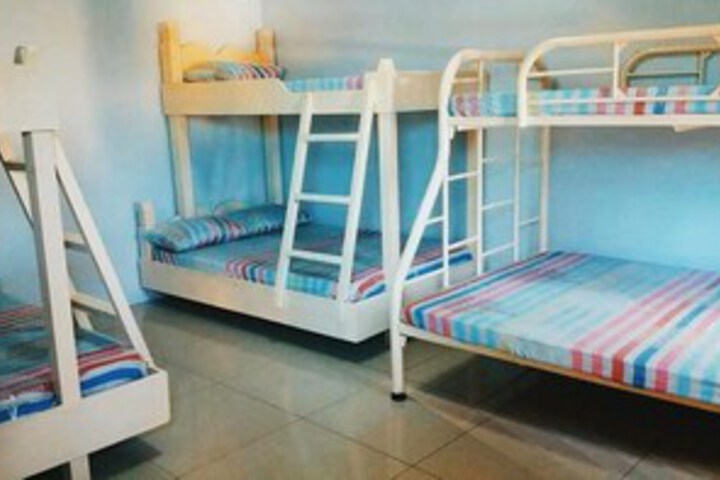 Room 12 of 20