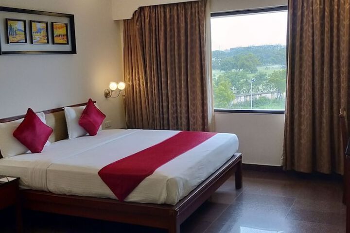 Room 2 of 74