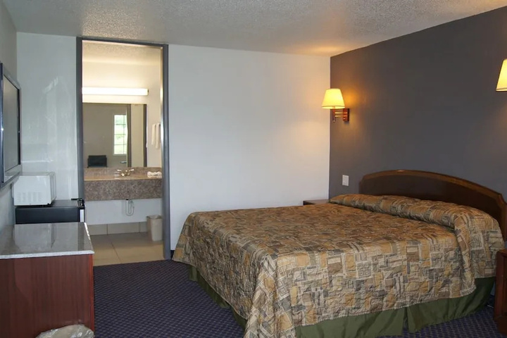 Room 5 of 13