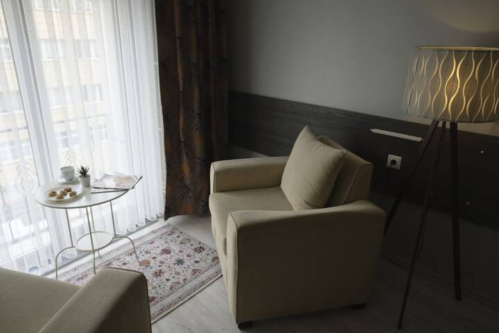 Room 32 of 81