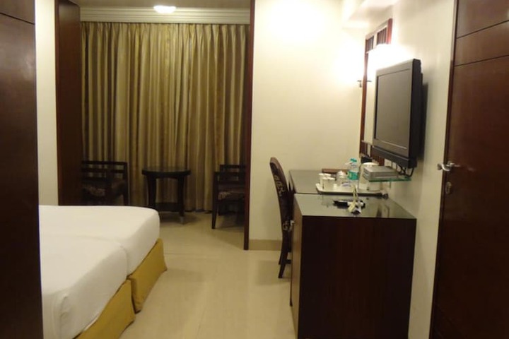 Room 28 of 60