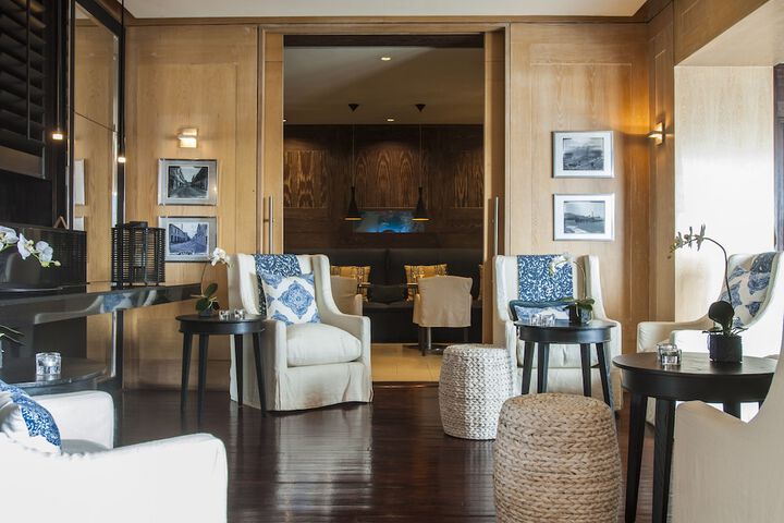 Lounge 40 of 51