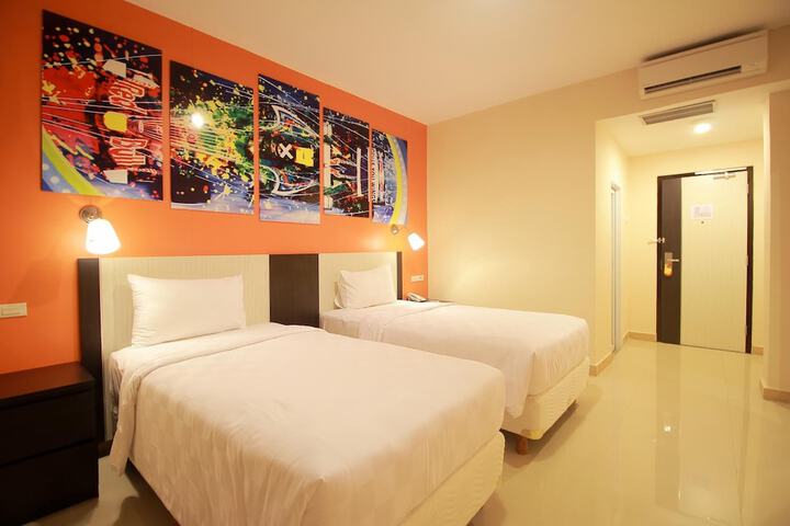 Room 17 of 53