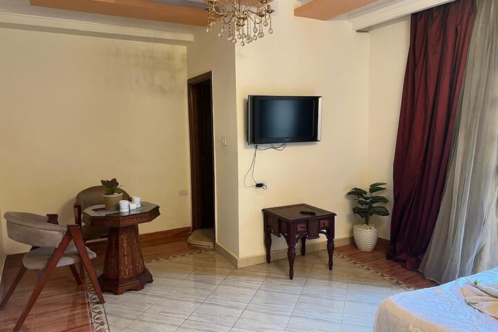 Room 8 of 43