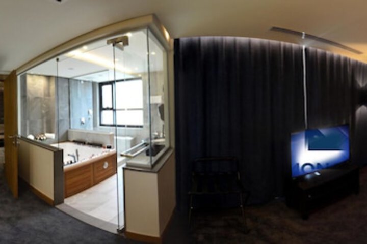 Room 10 of 36