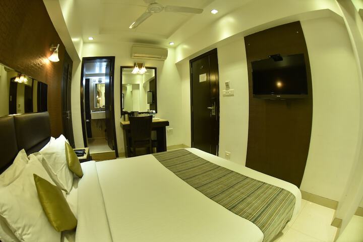 Room 19 of 40