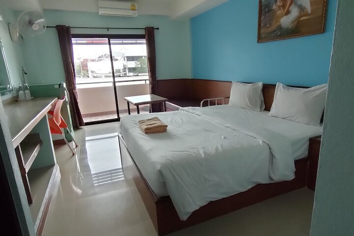 Room 4 of 23