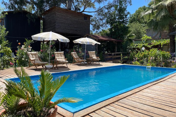 Pool 72 of 95