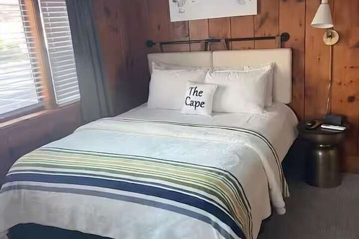 Room 17 of 39
