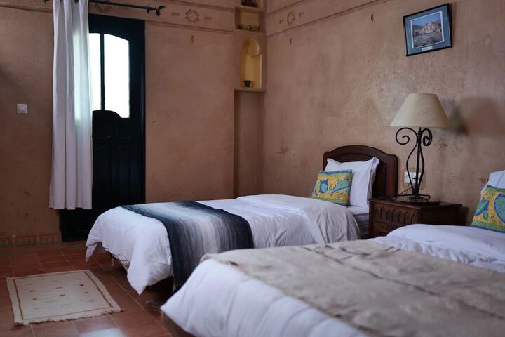 Room 12 of 48