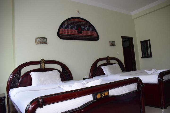 Room 7 of 33