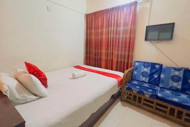 Room 6 of 20