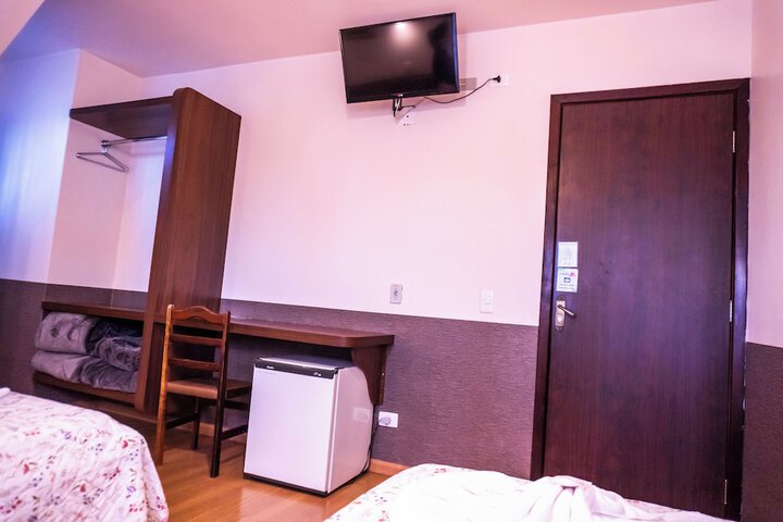 Room 43 of 181