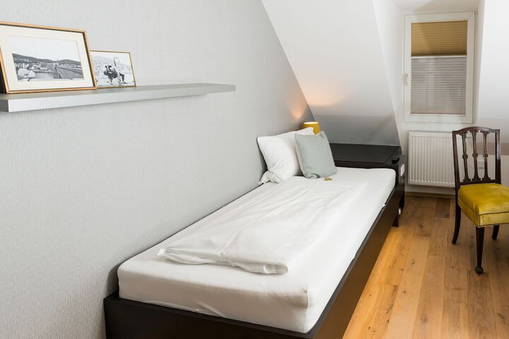 Room 5 of 44
