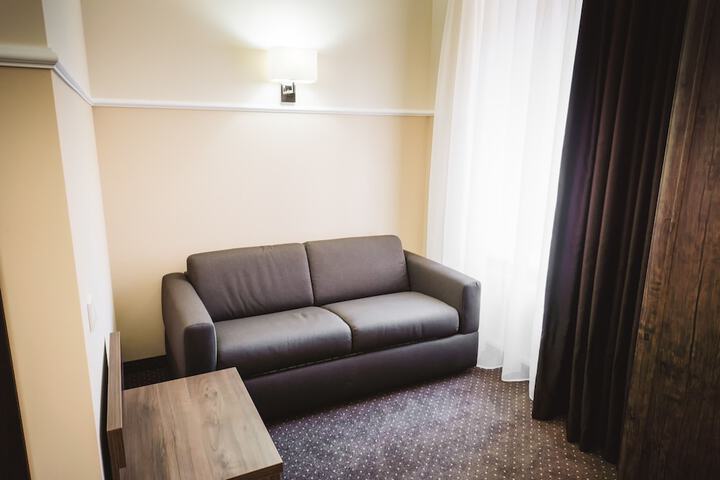 Room 12 of 32