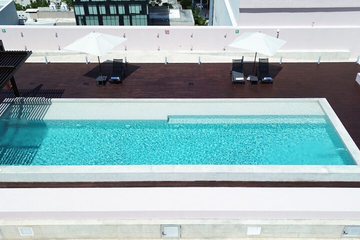Pool 176 of 335